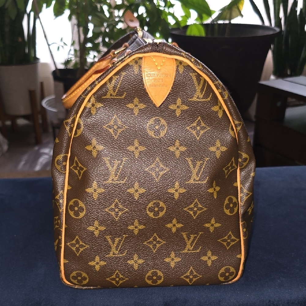 Louis Vuitton Monogram Canvas Speedy 40 - Picture 13 of 17